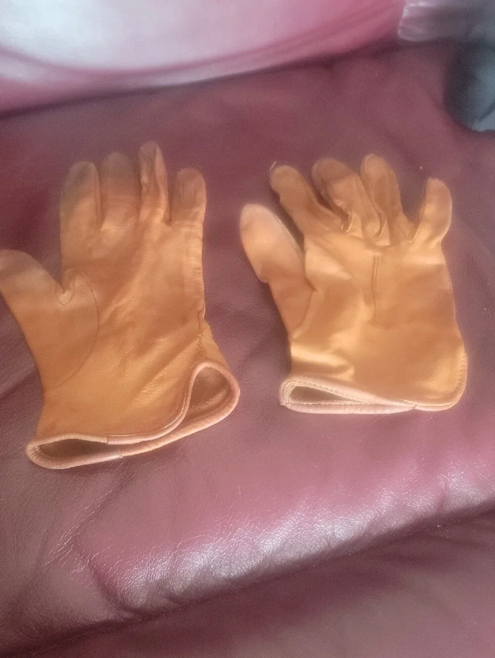 Women's Leather Gloves - Tan Color